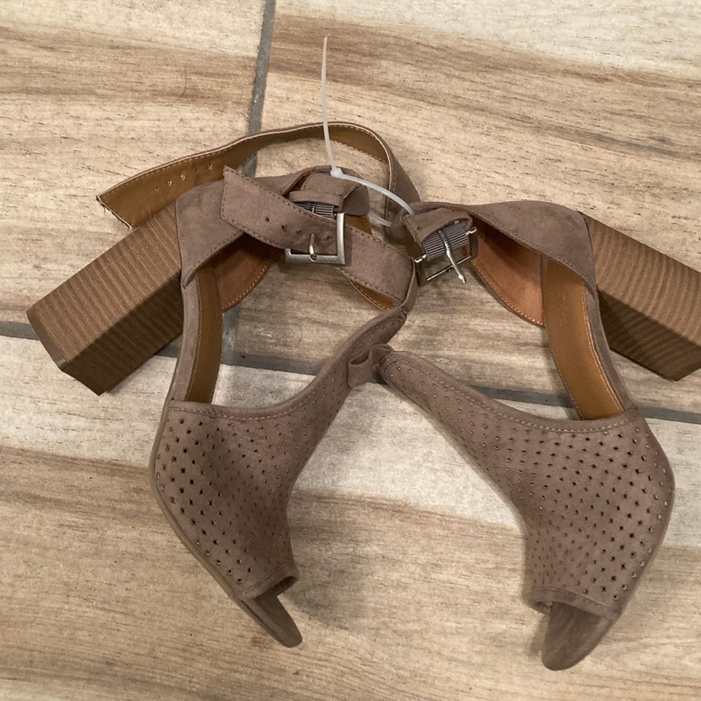 Universal Thread Taupe Peep Toe Perforated Ankle Booties - Picture 2 of 9